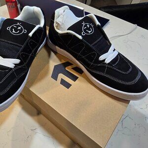 Etnies Skateboard Shoes Snake Black/White MENS SIZE 10 NEW SHOES SNEAKERS
